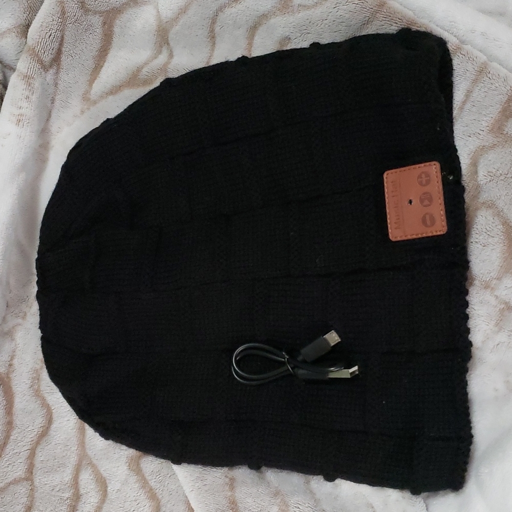 Music Hat knit/velour Scully